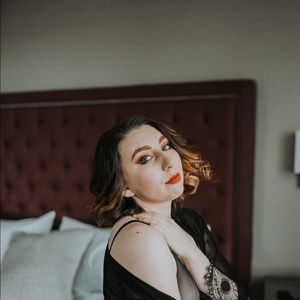 Meet your Posher, Lauren